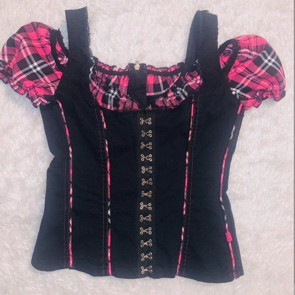 MAJOR PINK MALL GOTH TOPS ISO!!💕🕷️ - Picture 2 of 9